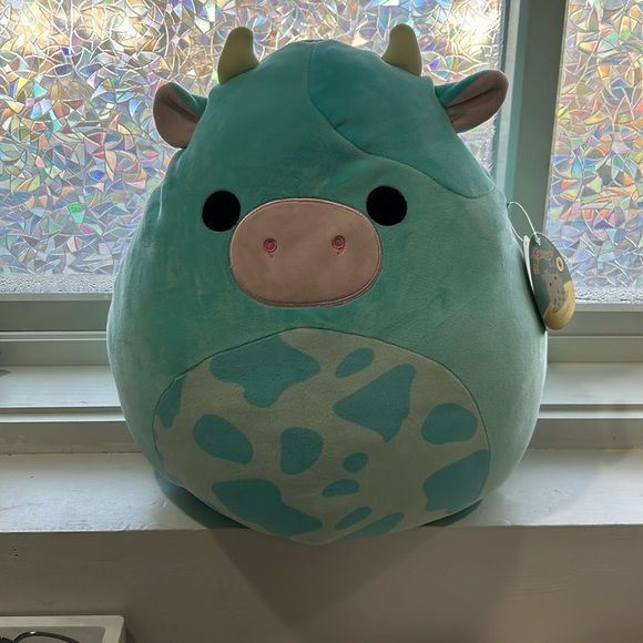 Other - ULTRA RARE Tuluck the cow Squishmellow